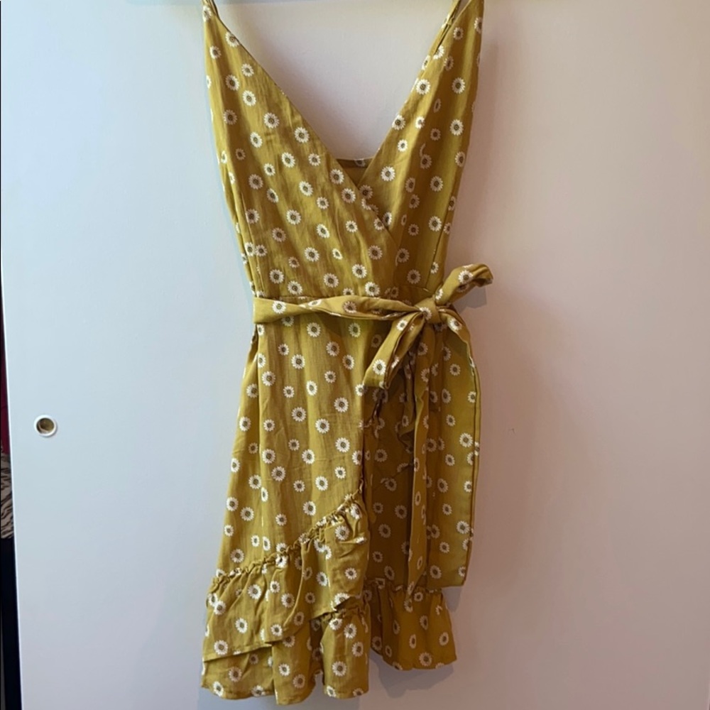 Dress with adjustable straps